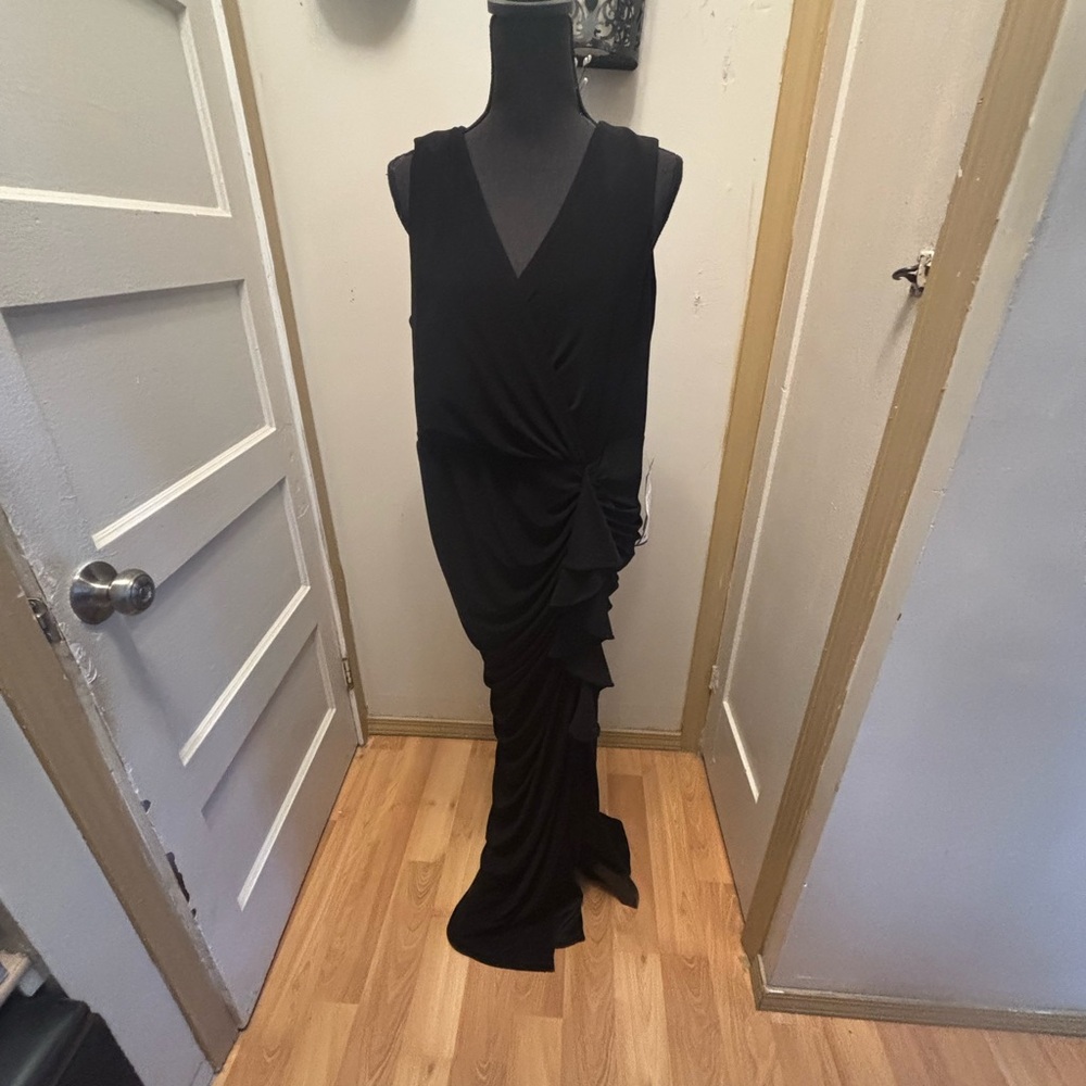 Elegant Black Sleeveless Dress Betsy Adam’s